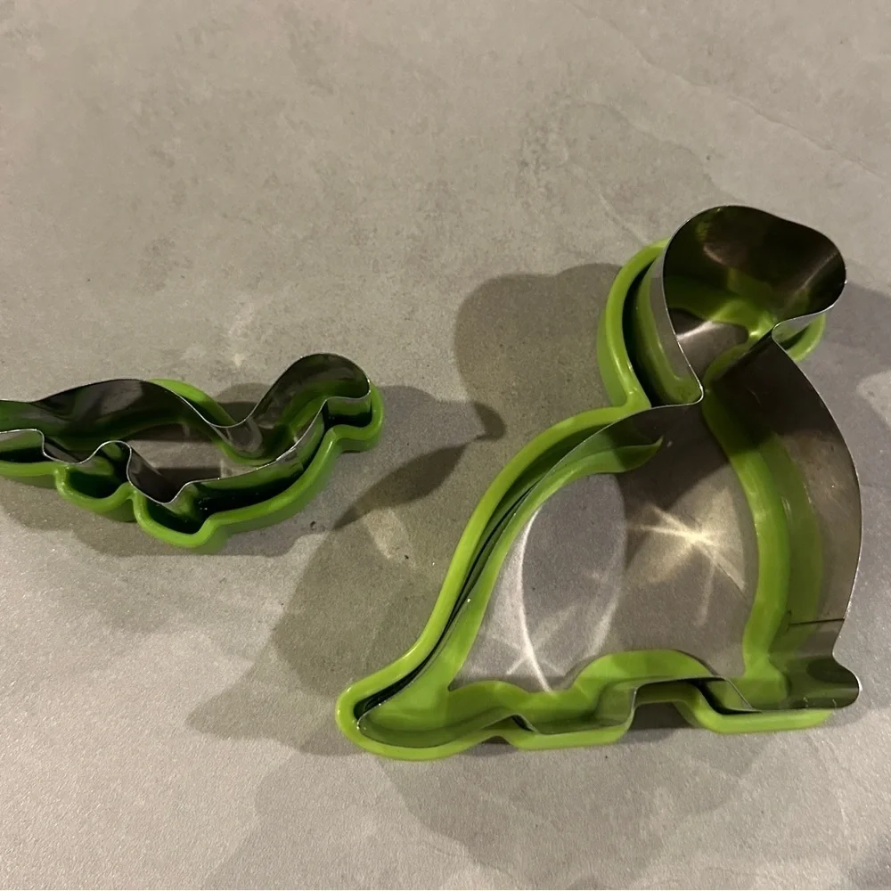 Set Of 2 Dinosaur cookie cutter metal plastic grip